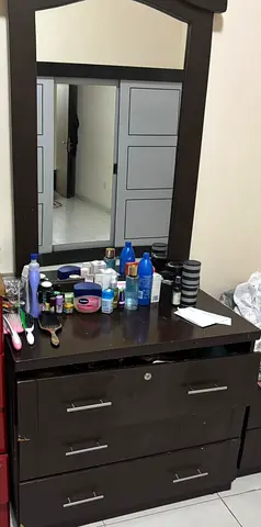 Dressing table
