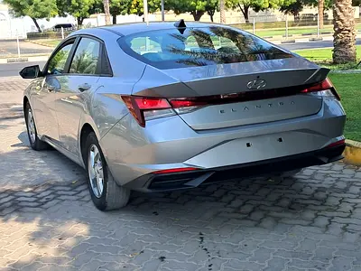 2021 Hyundai ELANTRA 照片 4