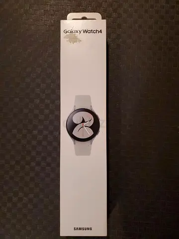 SAMSUNG Galaxy Watch 4 (like new)