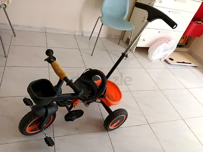 Kids Tricycle with Adjustable Push Handle