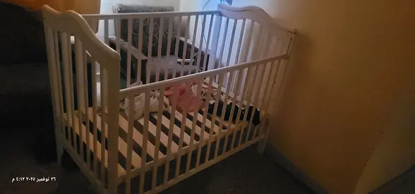 Classic White Baby Crib for Sale