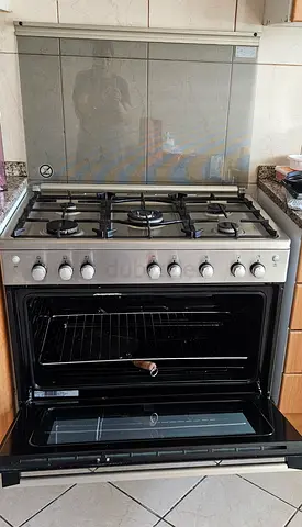 Electrolux gas cooker 90×60 cm ,5 burner, very good condition, 3yrs old for sale