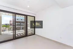 Premium | Open Kitchen | Single Row