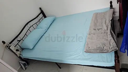 Comfortable Bed Frame with Soft Mattress 150x190x30cm size
