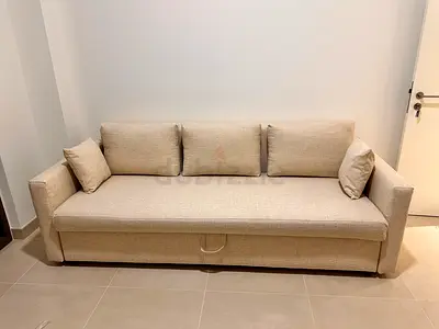 Ikea friheten sofa com bed under storage