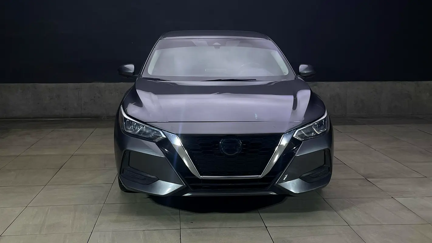 Nissan Sentra 2021 — photo 1 of 12