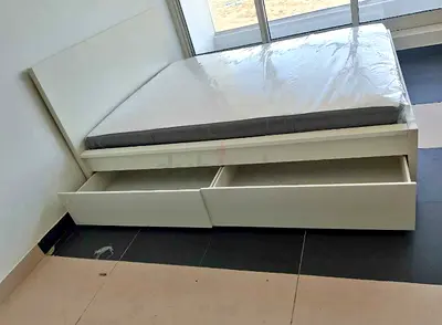 Malam king size bed 180/200cm bed with 2 storage drawers underneath and Ikea mattress