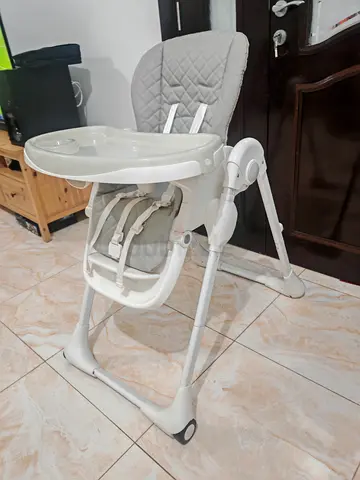Giggles Lowel High Chair with Removable Tray and Wheels