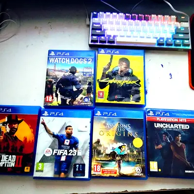 6 PS4 DISCS (working)