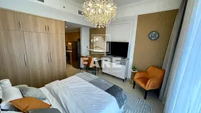 Ready/Furniture | Waterfront Elegance | Vacant