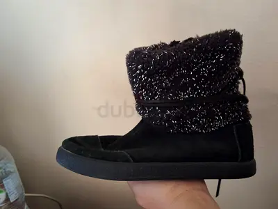 Cozy Black Winter Boots for Sale- TOMS Size Y8, 8.inches/ 6-8 years olds/ US youth size  3