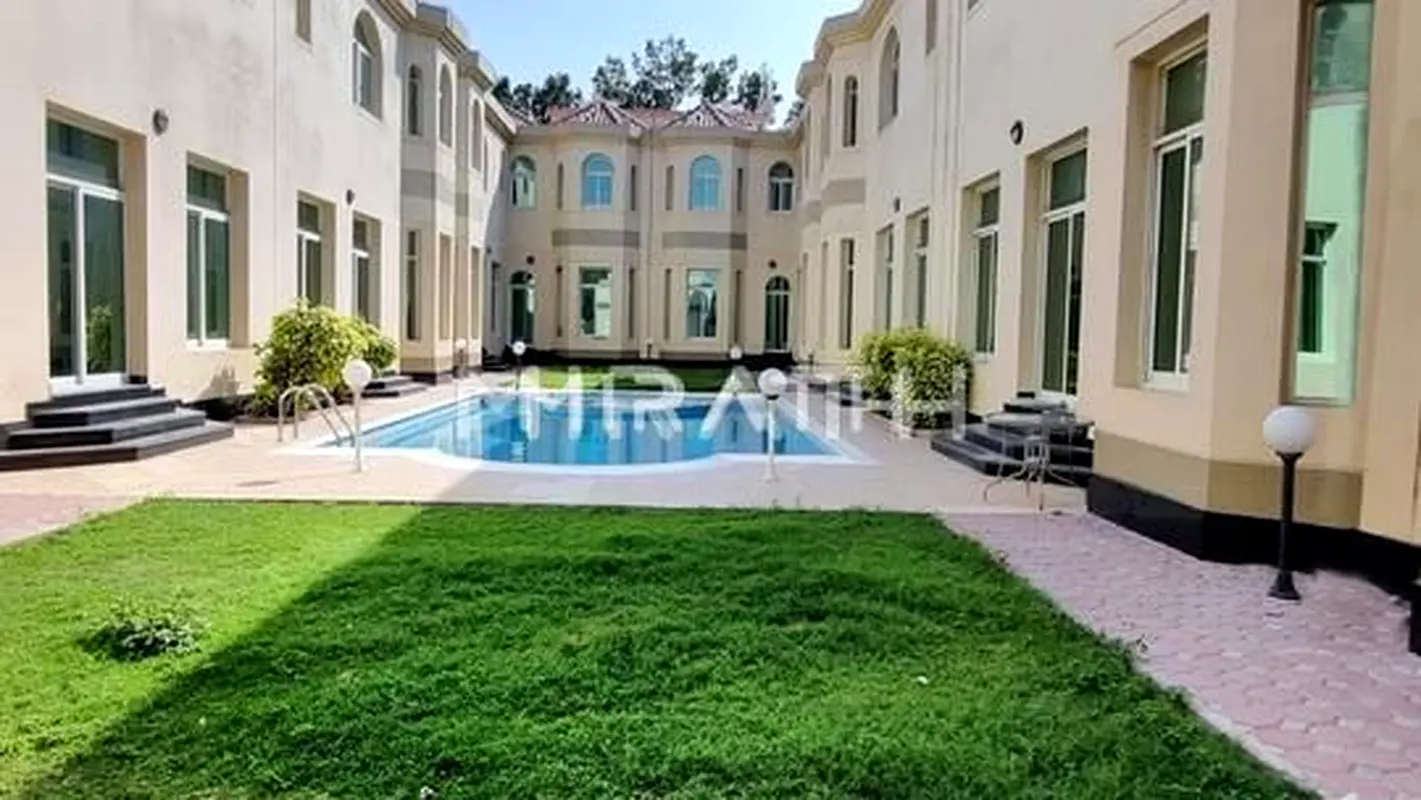 فيلا فاخرة مكوّنة من ٣ غرف نوم في مجمع | حديقة | مسبح مشترك