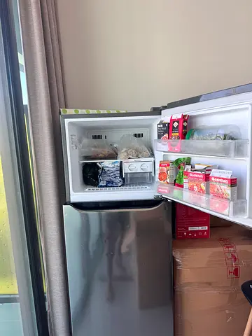 LG T234L Platinum Silver Fridge – Great Condition