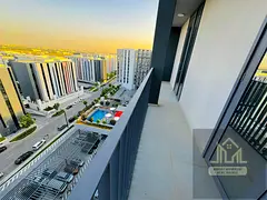 Ready To Move \\ With Big Balcony \\ With Gym \\ Pool \\ Kids Play Area \\ In Comunity \\