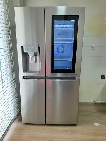 LG InstaView Refrigerator freezer Side By Side With Auto Ice Maker Water filter