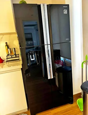 Hitachi 4 doors Refrigerator with water dispenser and Digital display same like new