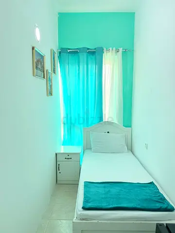 Ladies bed space for rent in oud metha only 1600 pm