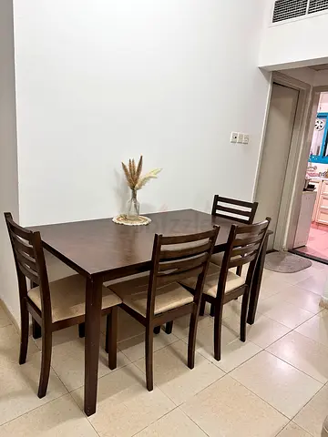 Dining Table with 4 chairs