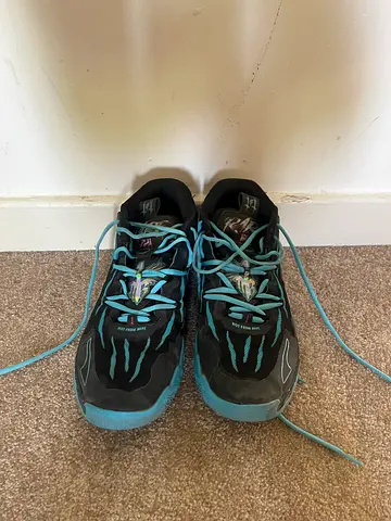 Basketball shoes