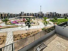 New and Vacant | On the Park | Single Row