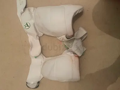 Cricket thigh pad