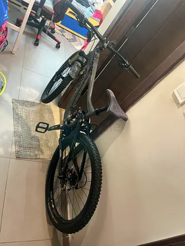 Giant Reign Light weight enduro bike