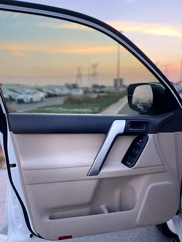 صورة 10 لـ 2020 Toyota PRADO