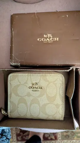Authentic Coach Wallet - Elegant and Versatile