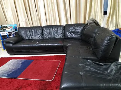 Comfortable Black Leather Sectional Sofa