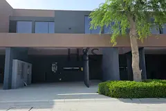 Vastu-Compliant 3BR Middle Unit Townhouse | Ready to Move |