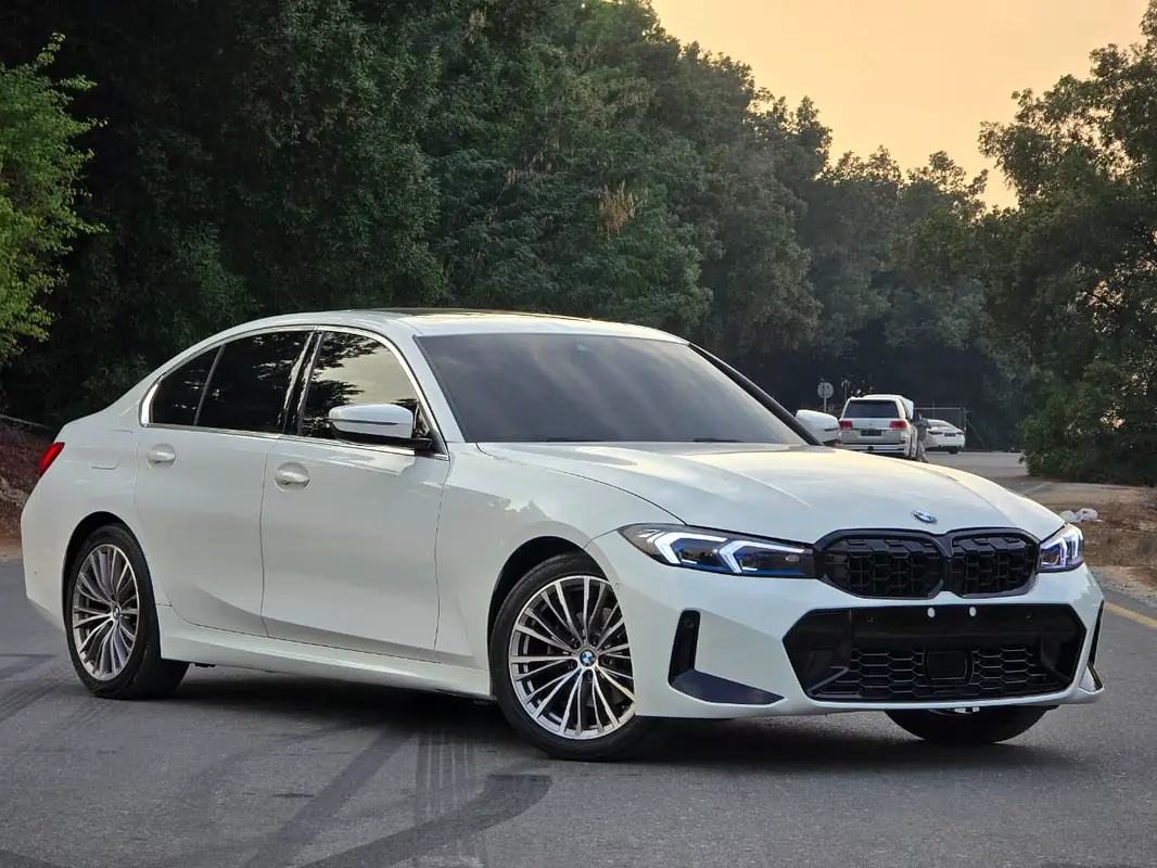 320i