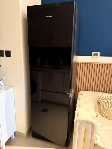 Hitachi Refrigerator bottom freezer 60cm width 190cm height