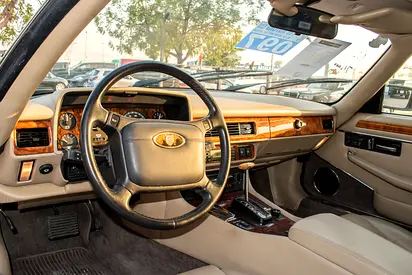 صورة 12 لـ 1991 Jaguar XJS