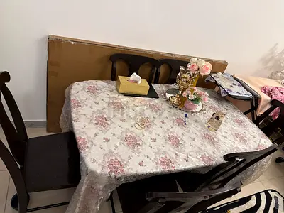 Elegant wood Dining Table with Chairs