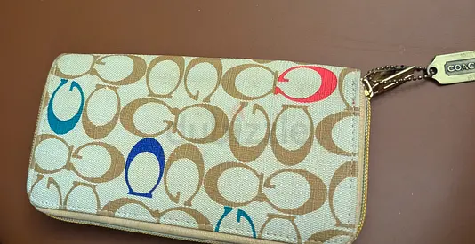 Authentic COACH Signature Zip Wallet for Sale