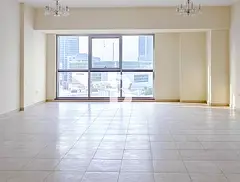 CALL NOW I VACANT I LARGE 3 BED LAYOUT