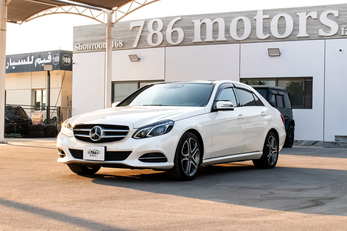 Mercedes-Benz E-Class 2016 — photo 1 of 16