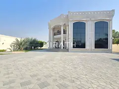 Elegant Royal-Style Villa with Huge Front Yard