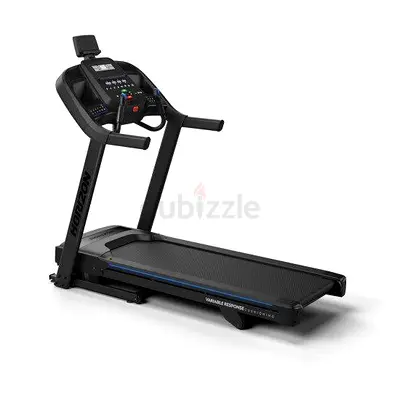 7.0AT-24 Treadmill – Horizon Fitness – like new
