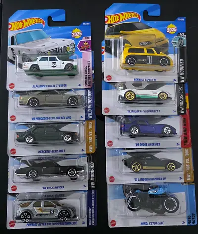10 Hotwheels for 100 set A1