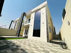 Own a modern villa with very high-end, personalized finishes. An unmissable opportunity.