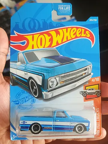 Hotwheels Chevy 1/64