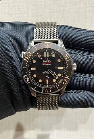 SC Omega SeaMaster Bond Edition 1-1