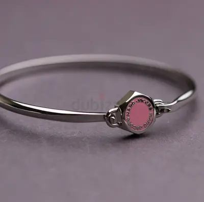 Marc Jacobs Enamel Hinge Bracelet Pink. Pre-Owned.
