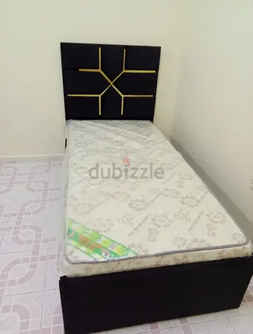 Comfortable Single Bed with Stylish Headboard 90X190 CM