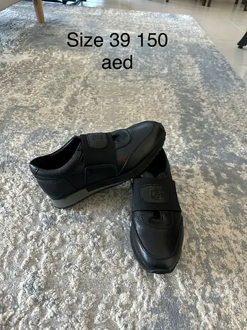 Leather sneakers size 39