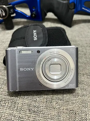 Sony Cyber-shot Digital Camera with 6x Optical Zoom