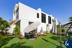 6 B+M | PARK/POOL BACKING | LARGE PLOT | VOT