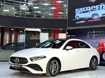 MERCEDES-BENZ | A200 PREMIUM AMG | GCC SPECS | 5 YEARS AGENCY WARRANTY AND SERVICE PACK | LOW KMS