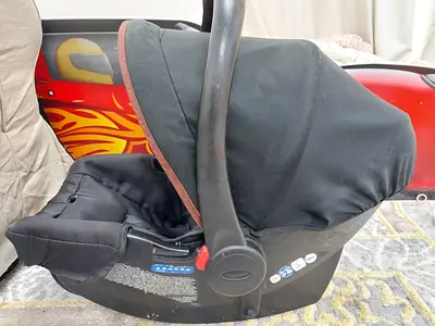 Comfortable Infant Car Seat for Safe Travels